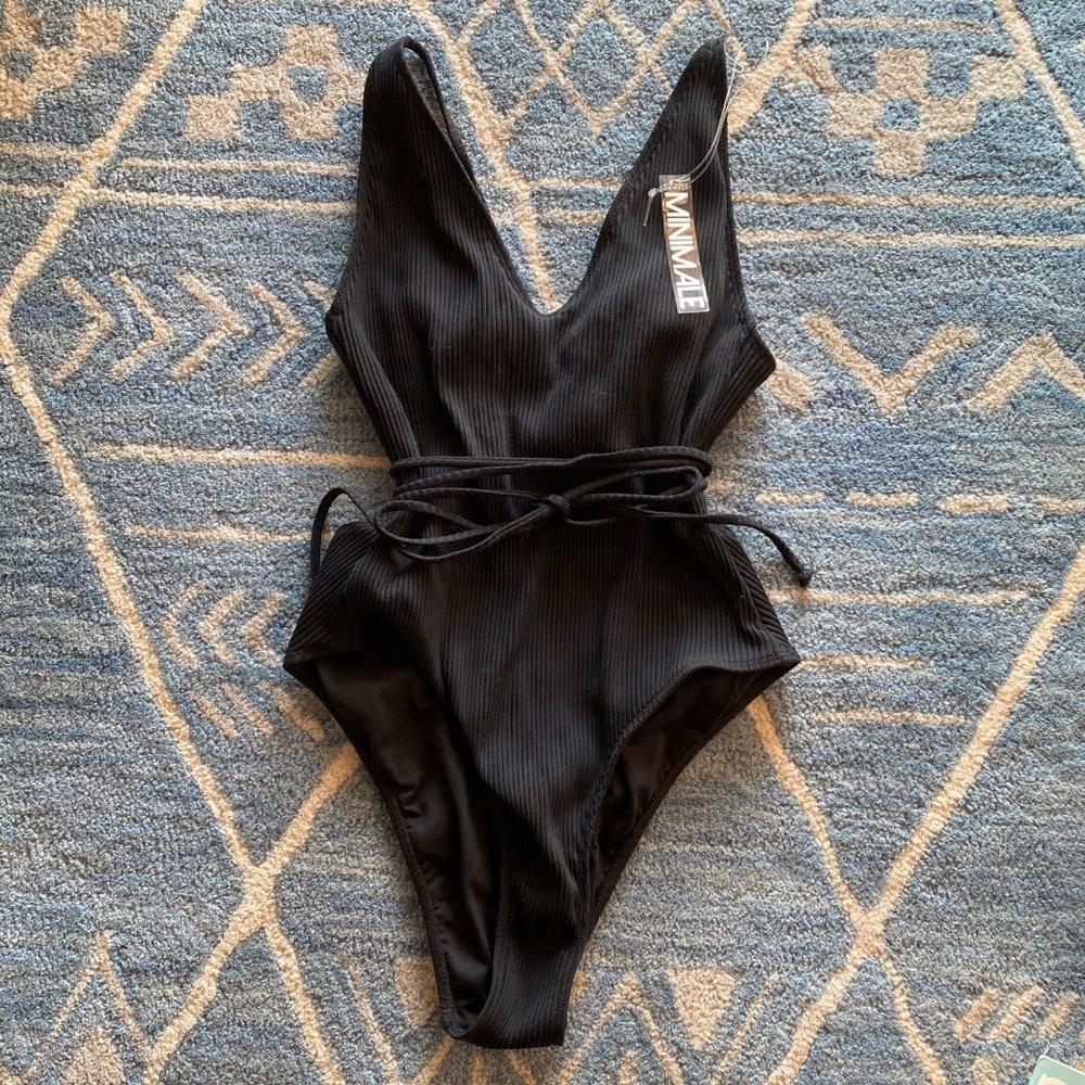 minimale animale daquiri L one piece NWT